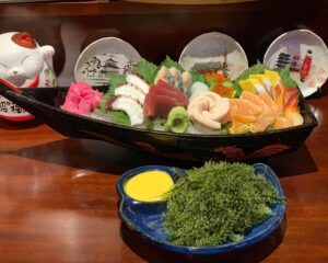 Sashimi rong nho
